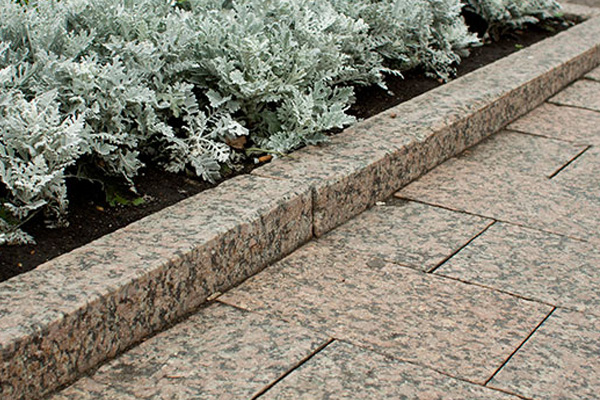 гранитный бордюр